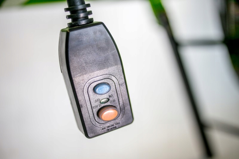 System ruchomego stolika dla łatwego operowania materiałem