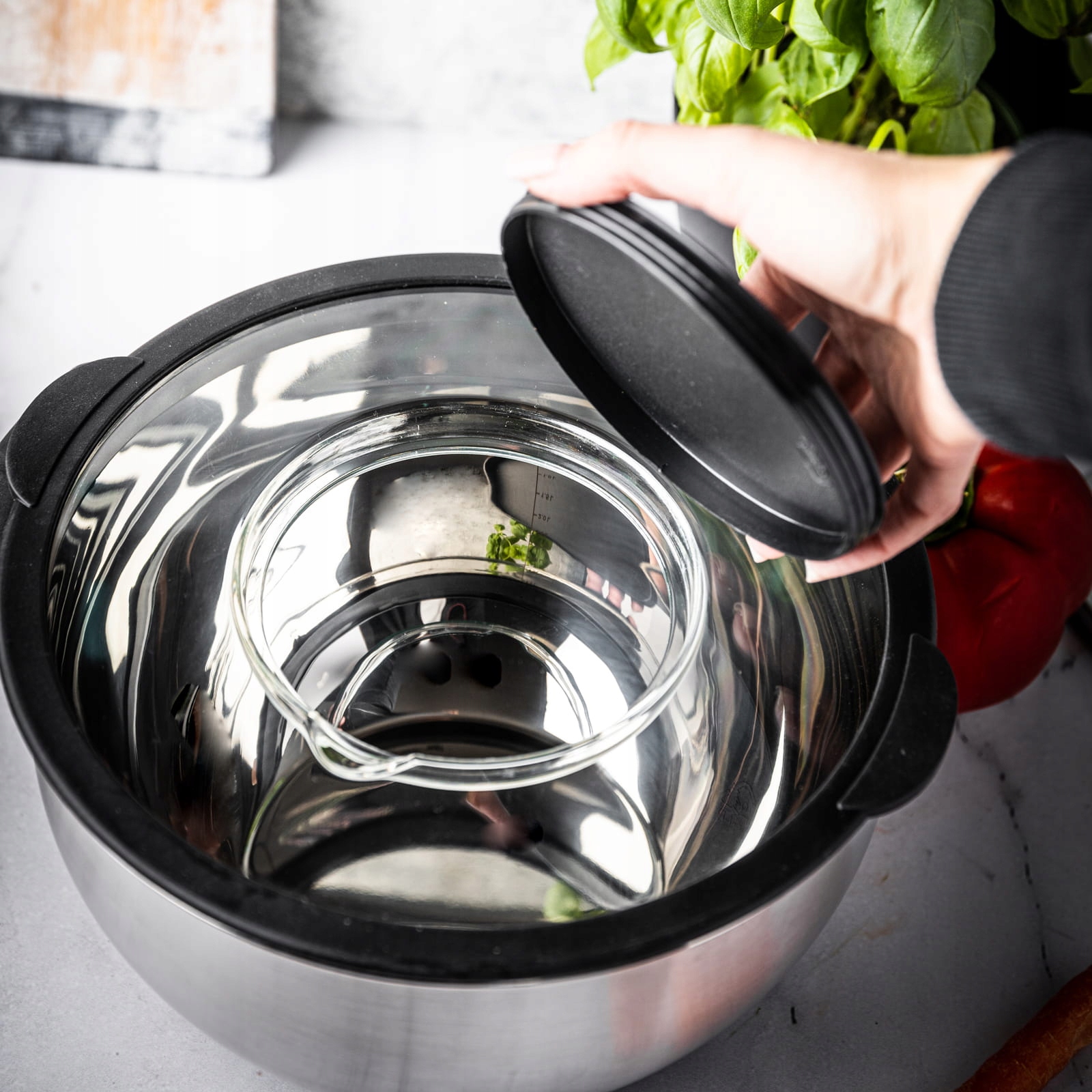 Wymiary i pojemność miski – 24 cm, 5L