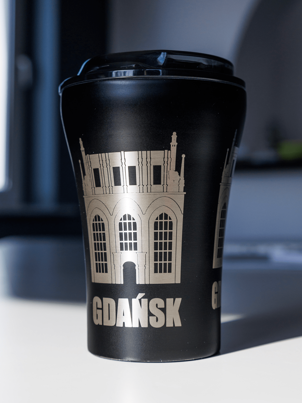 Kubek-termiczny-Apollo-czarny-z-grawerem.png?v=1677591674545