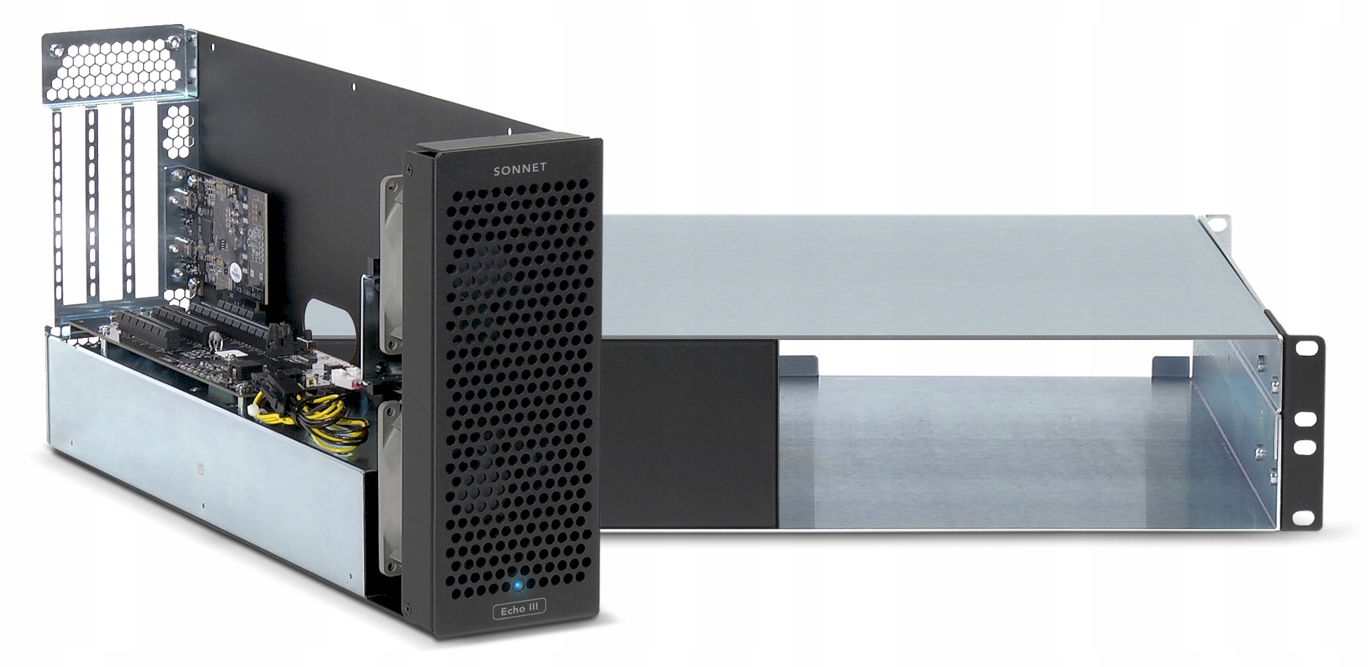 Możliwość podłączenia trzech kart PCIe – Idealne dla profesjonalistów