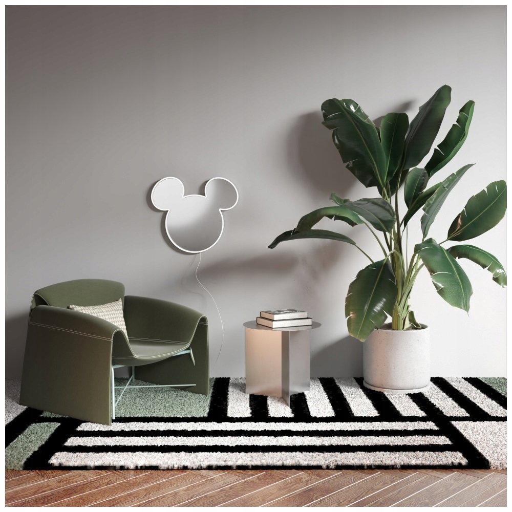 Funkcjonalność i estetyka – Minimalistyczny design w srebrnym kolorze