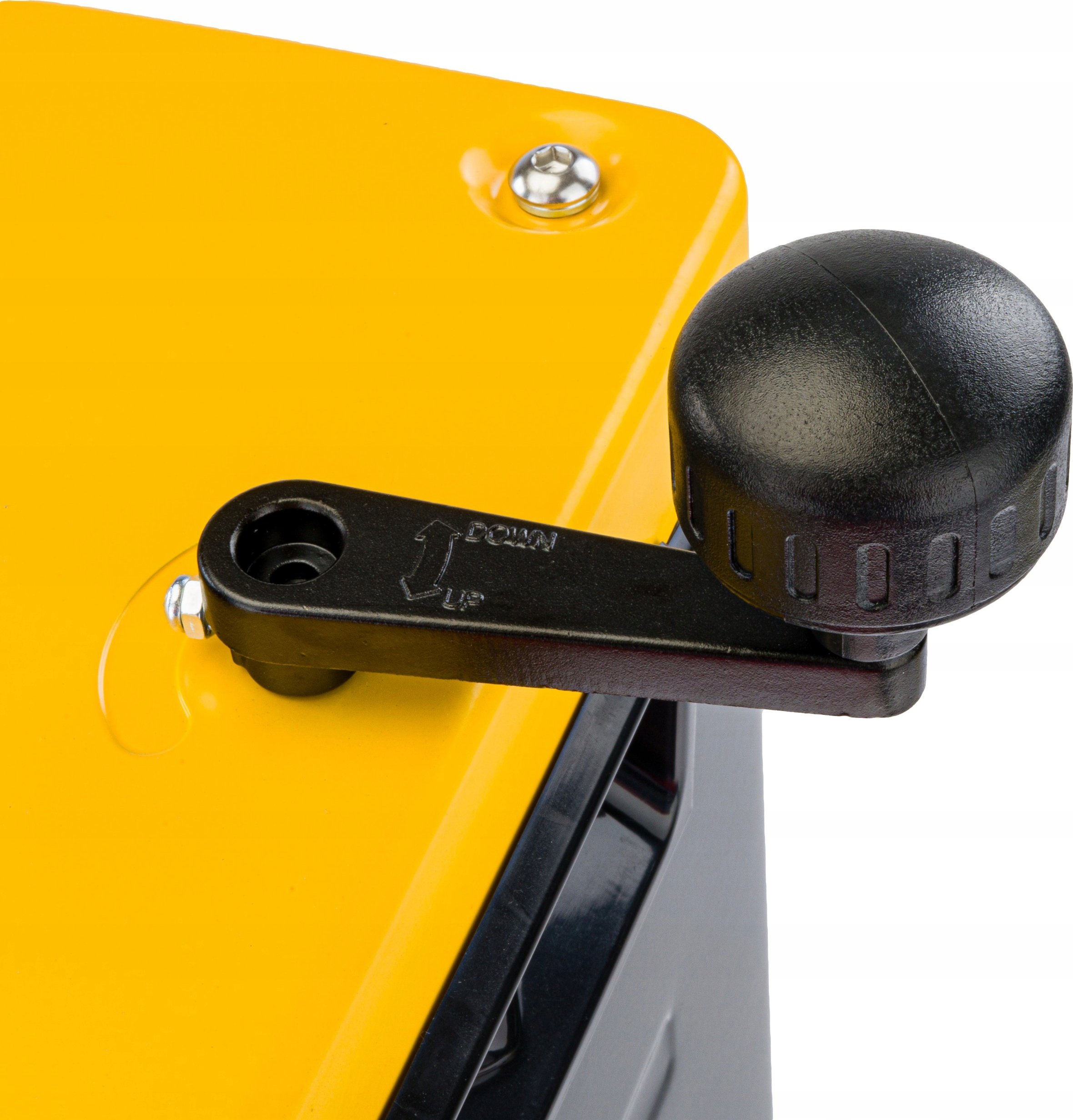 Wysoka moc i efektywność – 2000W silnik i 8000 RPM