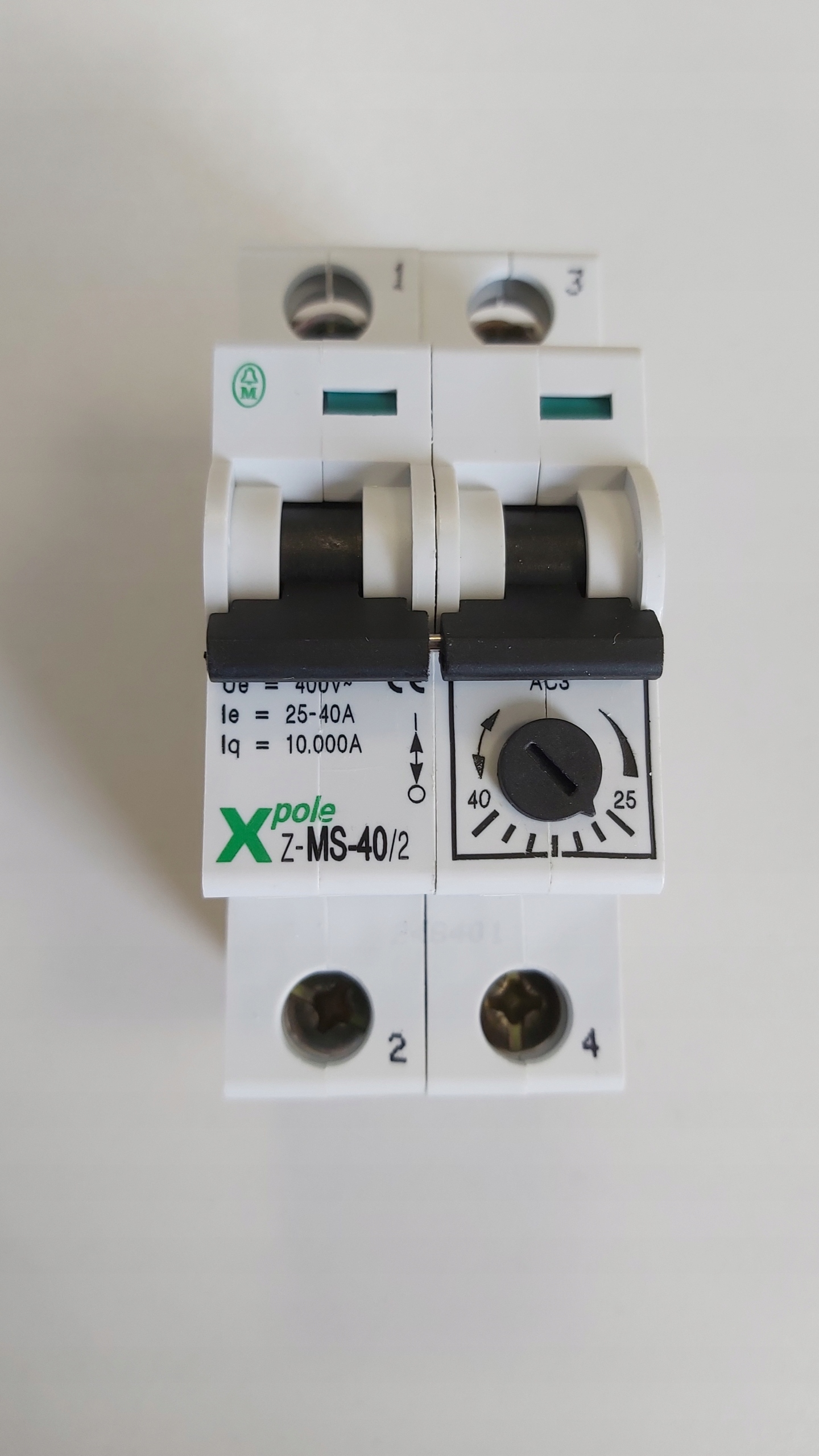Wyłącznik silnikowy 2-biegunowy 18,5 kW 25-40A Z-MS-40/2 248401 – Niezawodne rozwiązanie dla Twojego domu