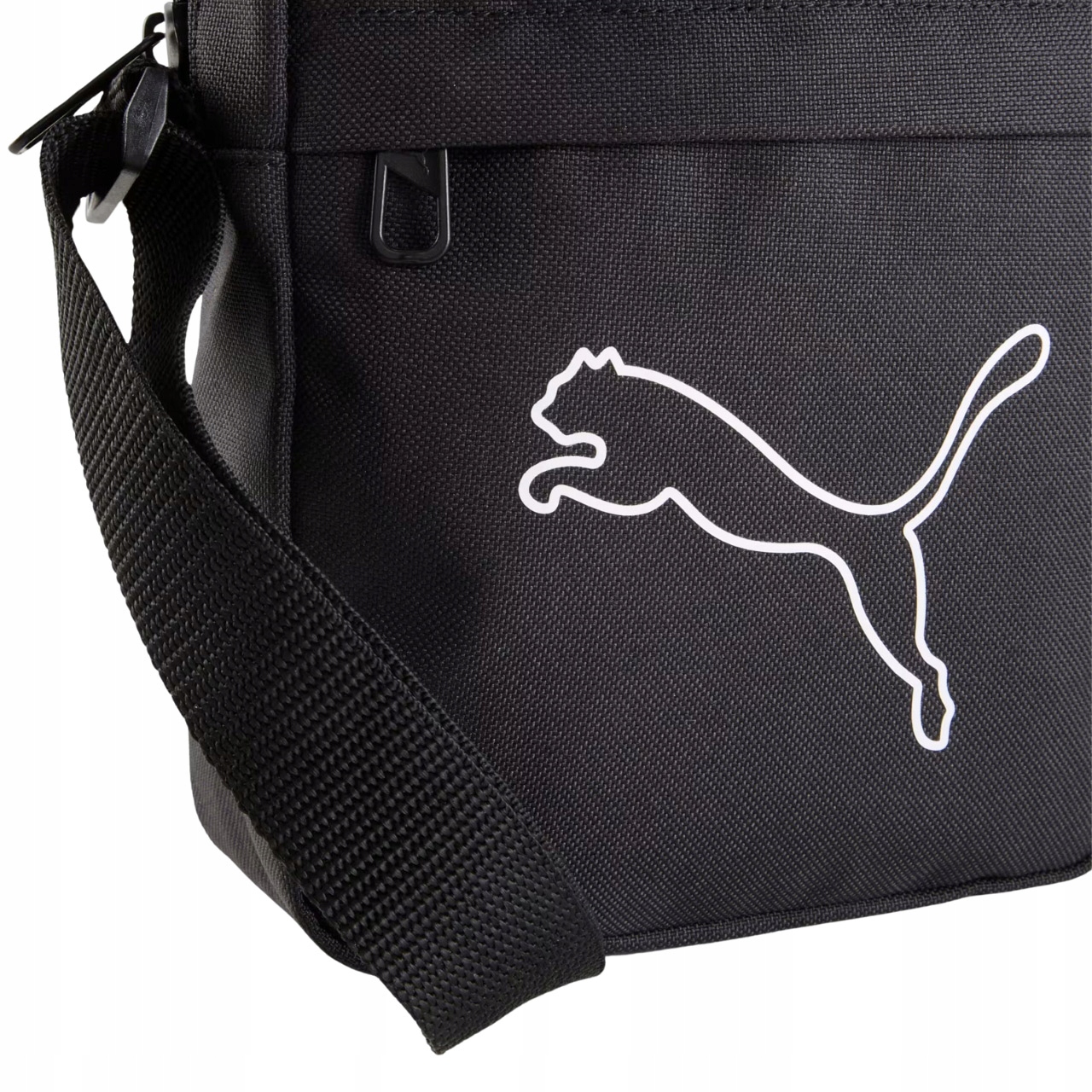 Estetyczne detale – Logo Puma w codziennych stylizacjach