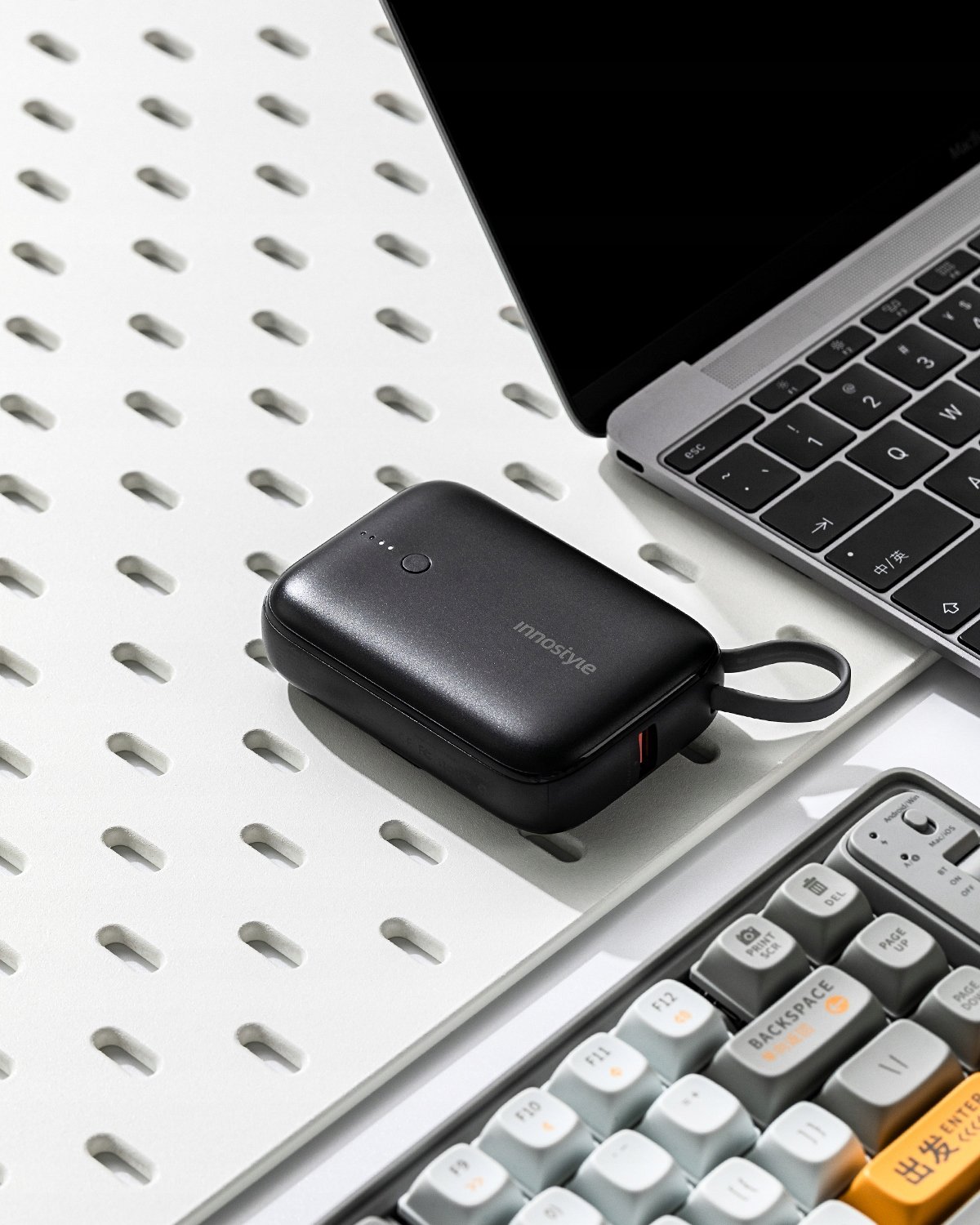 Wbudowany kabel USB-C – Ładowanie bez zbędnych kabli