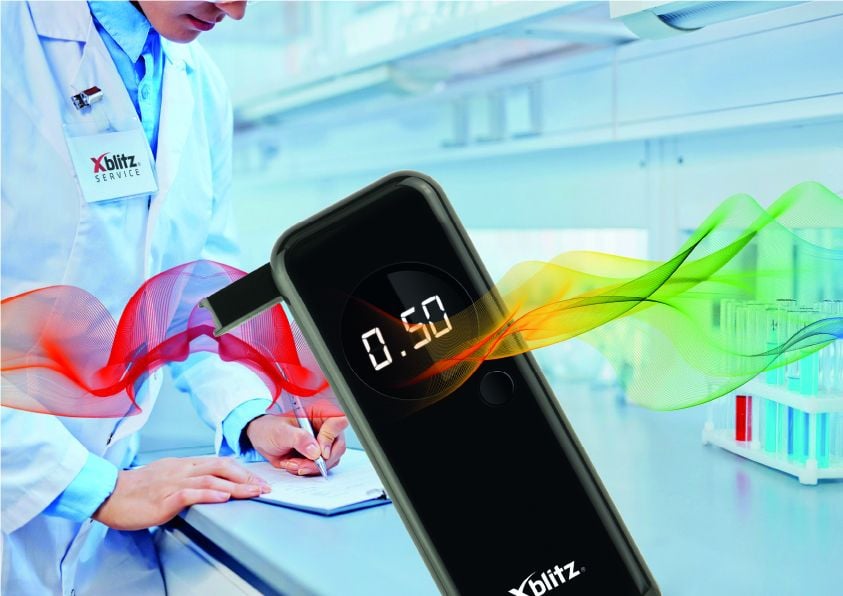 Alkomat elektroniczny z ustnikiem w zestawie Xblitz Unlimited