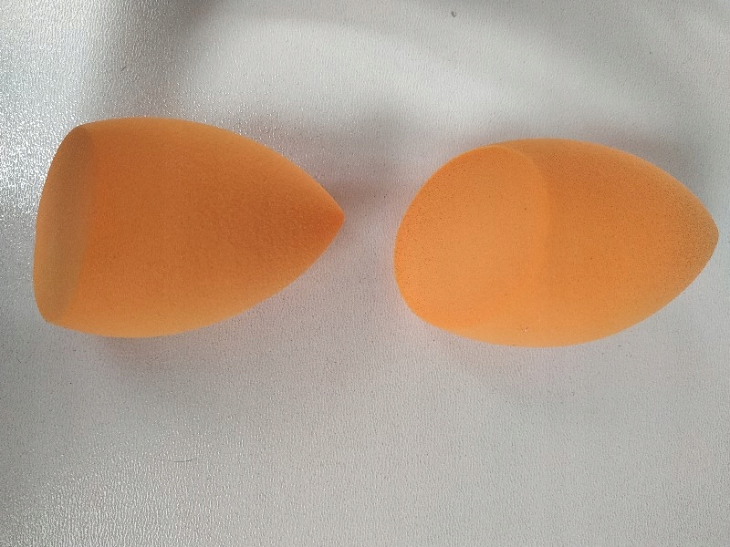 Wielofunkcyjność – Aplikacja podkładu, korektora, rozświetlacza i różu