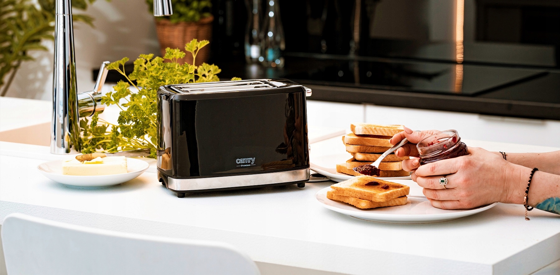 Wydajność i moc 900 W – Szybkie opiekanie