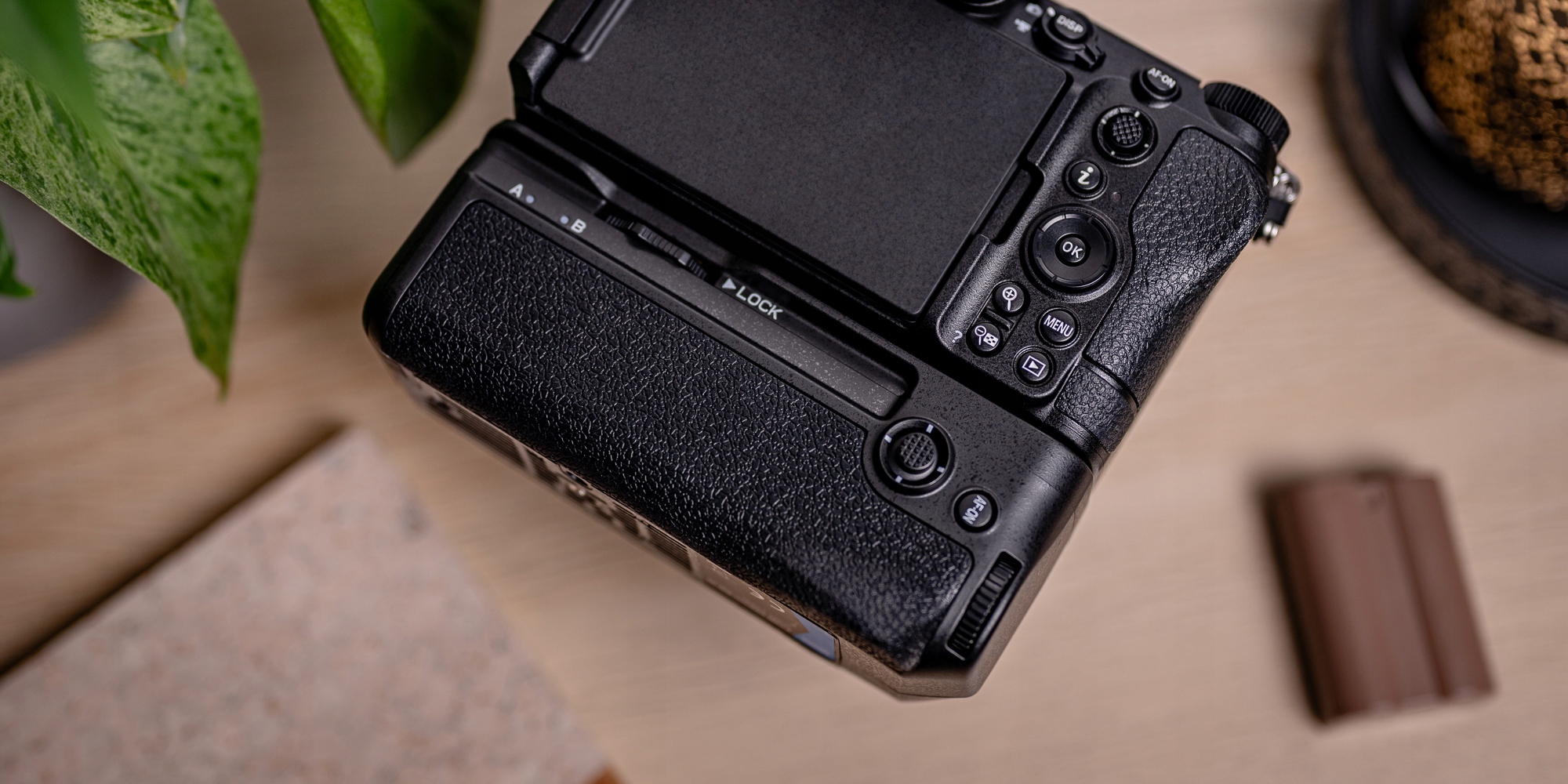 Wbudowany port USB-C do ładowania bez wyjmowania akumulatorów
