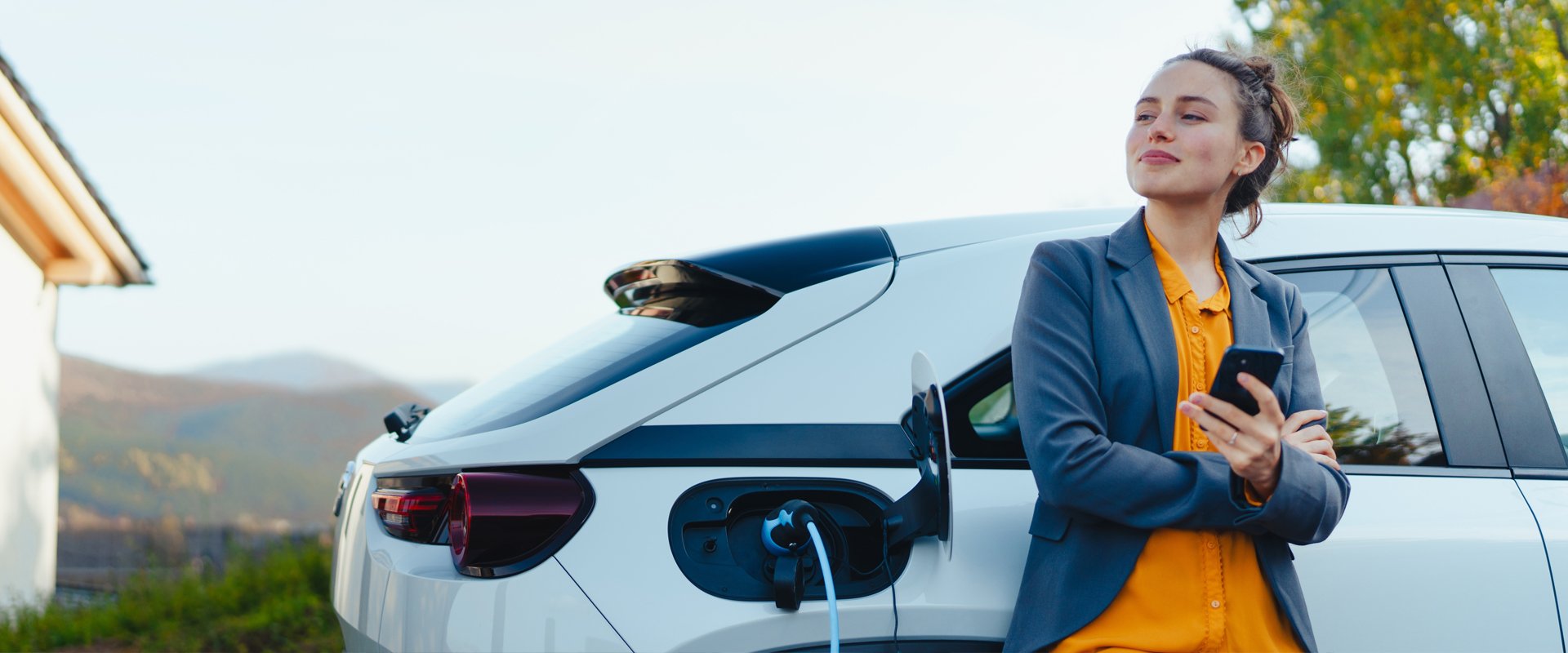 Mobilna ładowarka do samochodu elektrycznego Qoltec EV z regulacją 2w1 – idealne rozwiązanie dla Twojego pojazdu