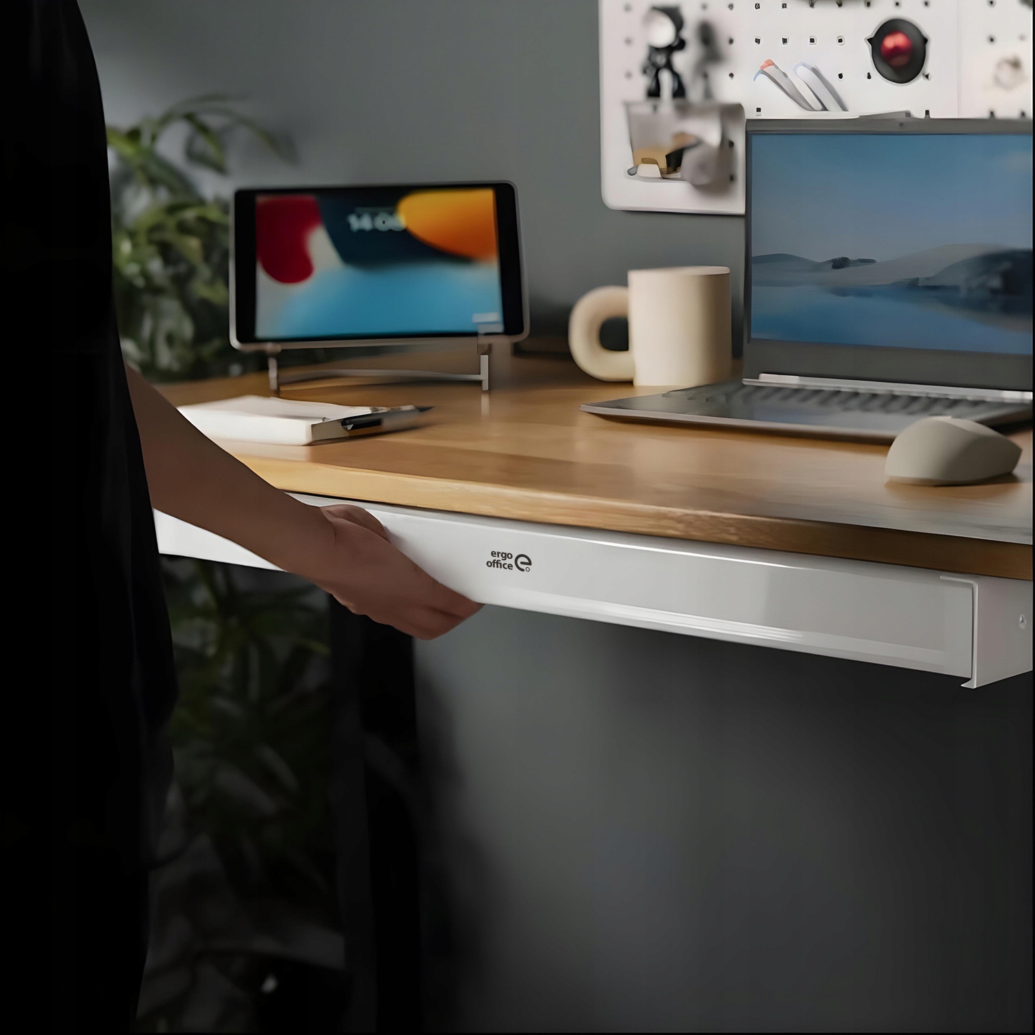 Płaska szuflada podbiurkowa Ergo Office ER-302 W – Idealne rozwiązanie do biura
