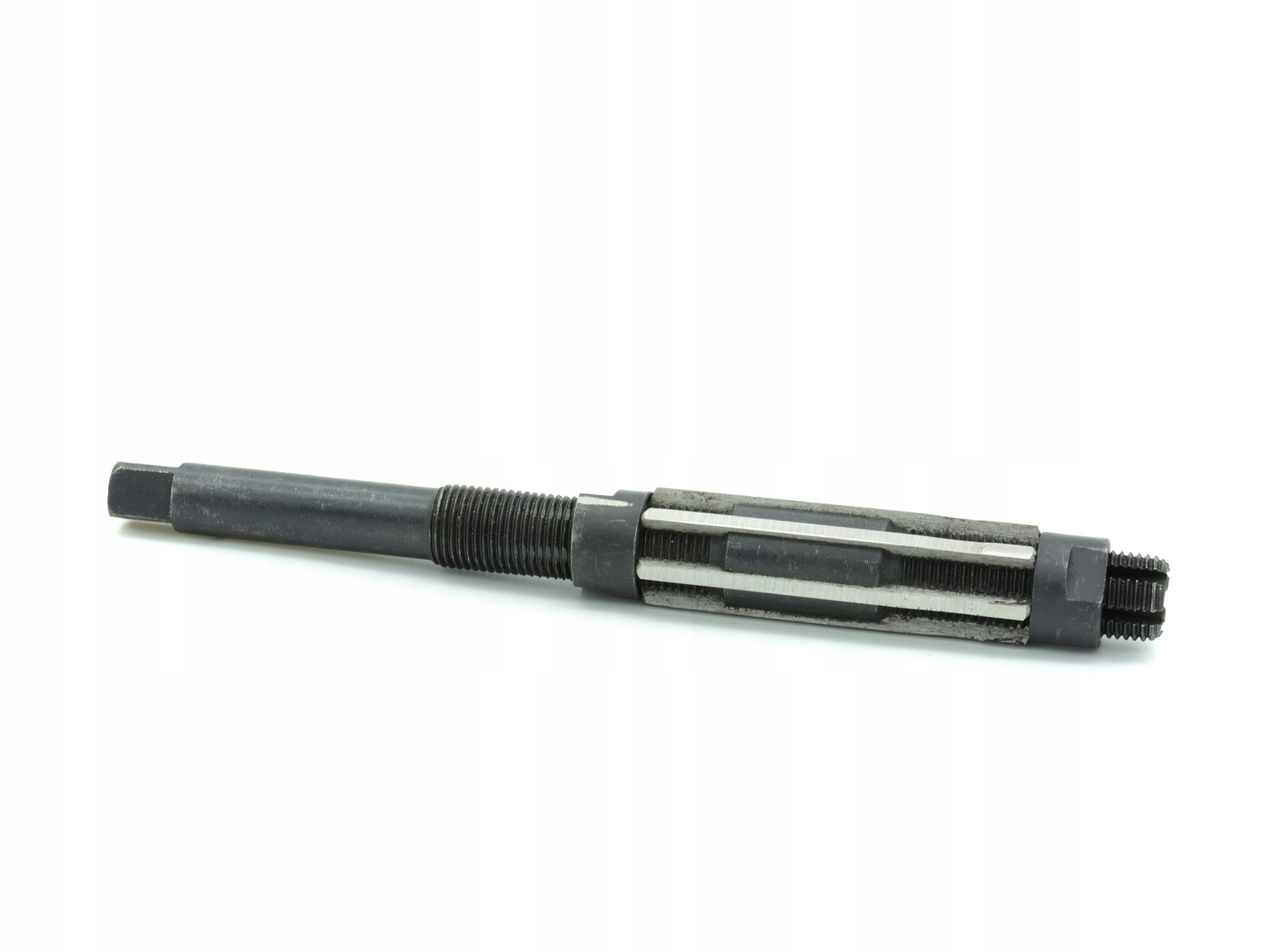 Rozwiertak nastawny HSS 21-23 mm – Precyzyjne narzędzie do obróbki metalu