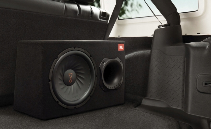 Subwoofer samochodowy JBL BassPro 12 – Potężny bas w Twoim aucie