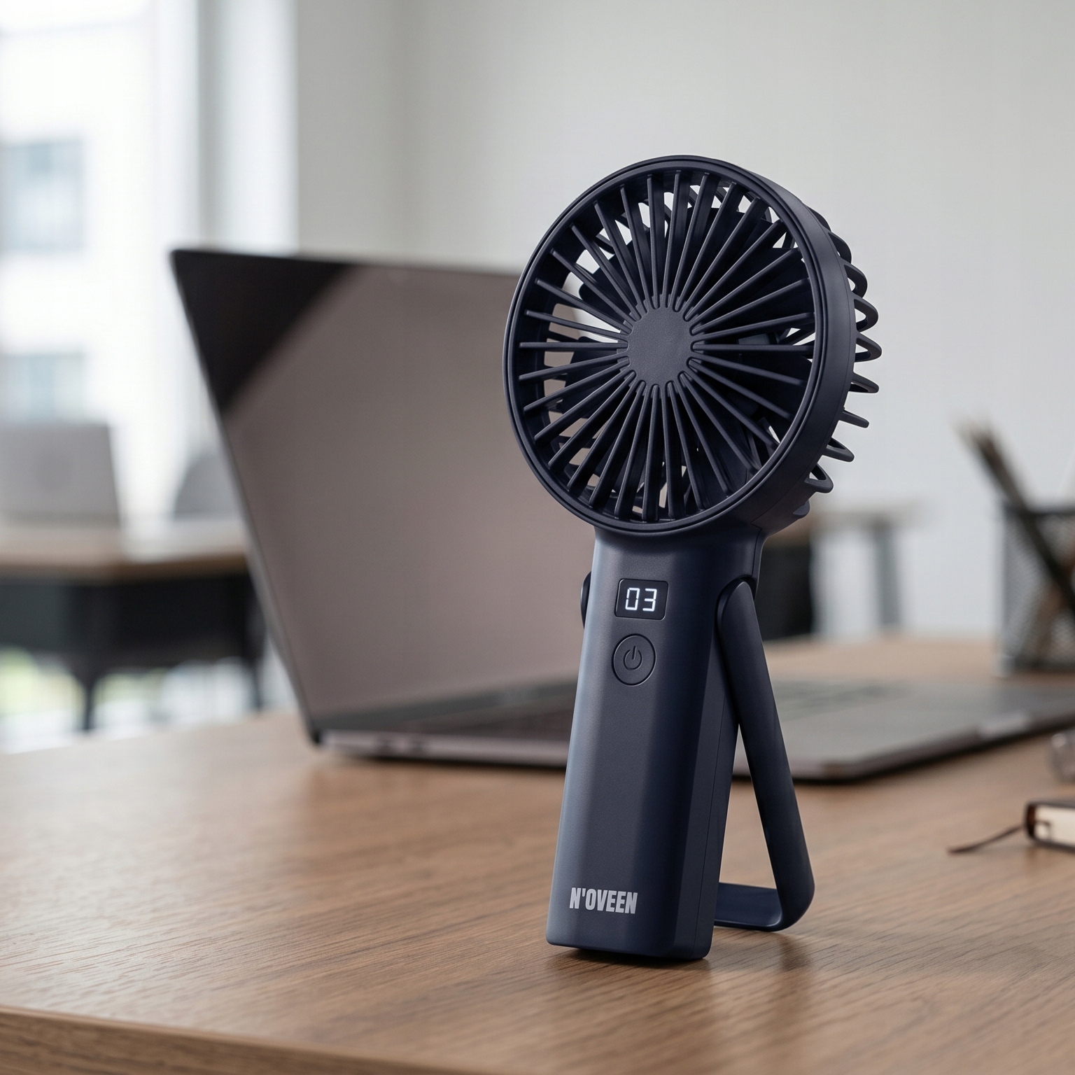 Wentylator ręczno-biurkowy akumulatorowy USB NOVEEN F120 – Idealne rozwiązanie na upalne dni