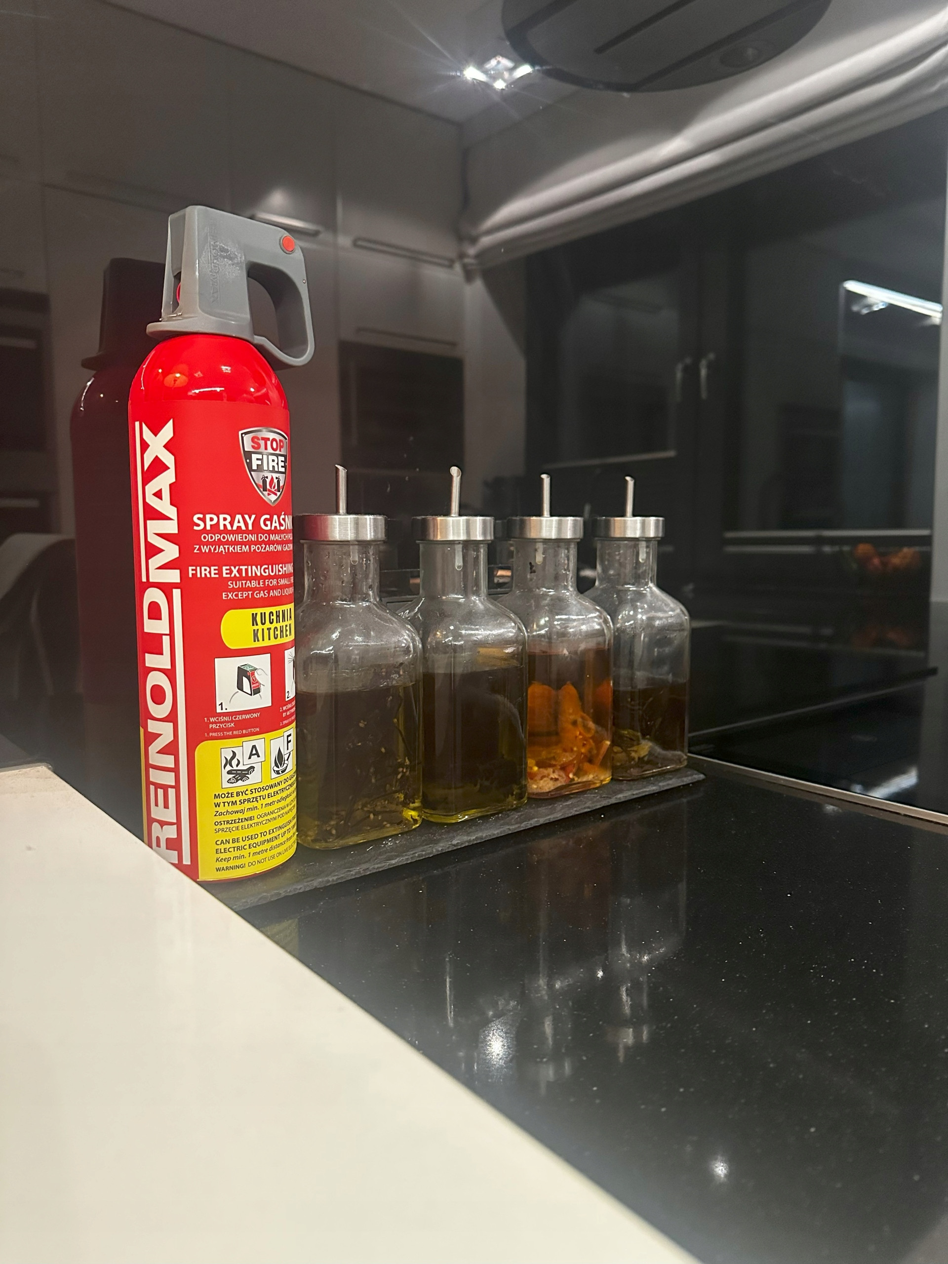 Spray gaśniczy ReinoldMax 750ml - Kuchnia – Twój strażnik bezpieczeństwa