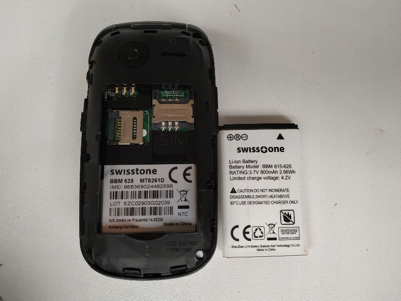 Wbudowana pamięć 16 GB i 512 MB RAM
