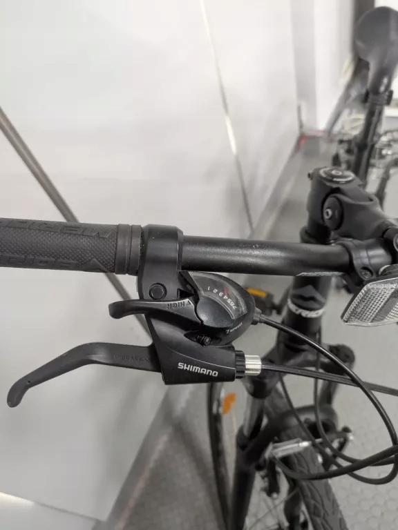 Wszechstronny napęd Shimano 3x7 z szerokim zakresem przełożeń