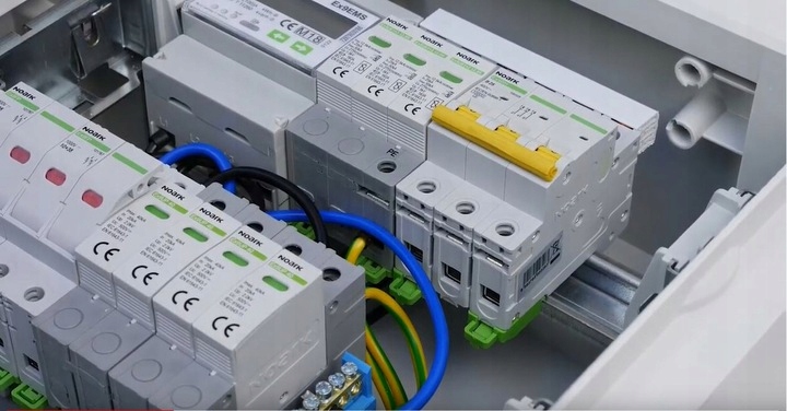 Montaż DIN na szynie – Prosta instalacja