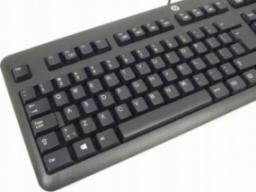 art. poleasingowy HP Klawiatura KU-1156 USB Biurowa Czarna QWERTY +Naklejki Bez Nóżek