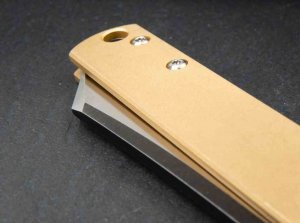 TOGO Nóż Bker Plus Zenshin 42 Brass 4