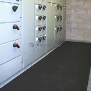 Coba Gumowa wykładzina elektroizolacyjna COBAswitch. Wym. 0,9 x10 m (Wysokość: 9,5 mm) 2