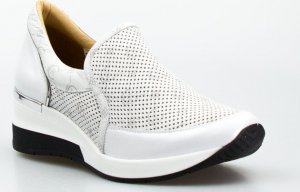 AGA Sneakersy ażurowe wsuwane skórzane srebrne Aga-37 2