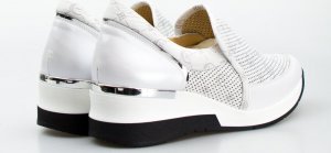 AGA Sneakersy ażurowe wsuwane skórzane srebrne Aga-37 6