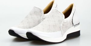 AGA Sneakersy ażurowe wsuwane skórzane srebrne Aga-39 4
