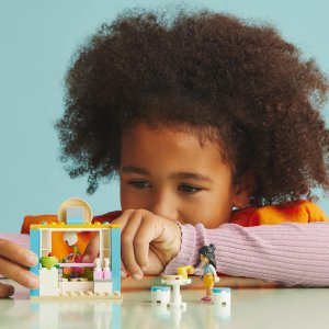LEGO Friends Cukiernia z pączkami (41723) 2