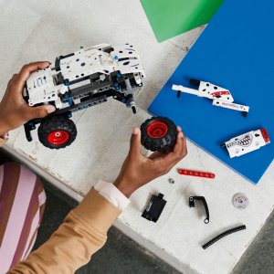 LEGO Technic Monster Jam™ Monster Mutt™ Dalmatian (42150) 3