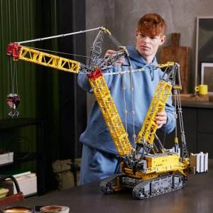 LEGO Technic Żuraw gąsienicowy Liebherr LR 13000 (42146) 7