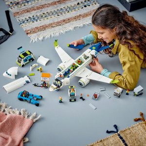 LEGO City Samolot pasażerski (60367) 6