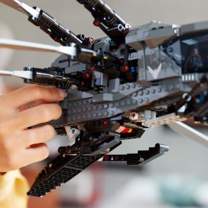LEGO Icons Diuna — Atreides Royal Ornithopter (10327) 11
