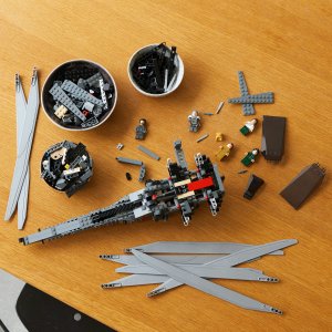 LEGO Icons Diuna — Atreides Royal Ornithopter (10327) 13