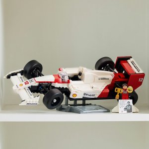 LEGO Icons McLaren MP4/4 i Ayrton Senna (10330) 8
