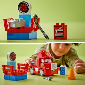 LEGO Duplo Disney Maniek na wyścigu (10417) 3