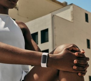 Smartband Fitbit Fitbit Charge 6 porcelain band/silver 8