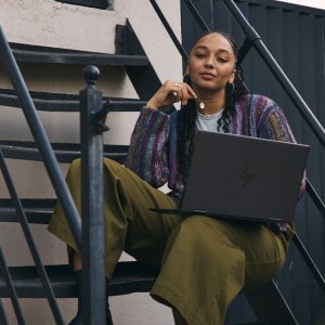 Laptop HP Laptop 2w1 HP Envy x360 15-fh0002nw / 9R847EA / AMD Ryzen 7 / 16GB / SSD 1TB / AMD Radeon / FHD / Dotyk / Win 11 9