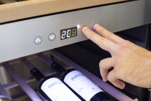Chłodziarka do wina Caso Caso | Wine cooler | WineComfort 24 | Energy efficiency class G | Bottles capacity 24 bottles | Cooling type Compressor technology | Juodas 6