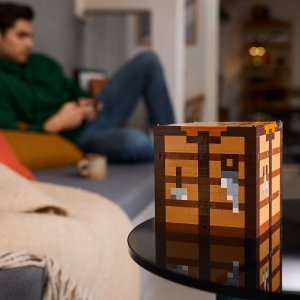 LEGO Minecraft Stół warsztatowy (21265) 9