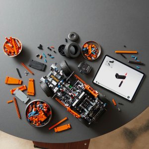 LEGO Technic Mercedes-Benz G 500 PROFESSIONAL Line (42177) 3
