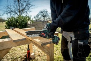 Piła łańcuchowa Metabo PILARKA ÅAÅCUCHOWA AKUMULATOROWA 15CM MS 18 LTX 0*AH 9