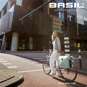 Basil Sakwa podwójna BASIL SOHO DOUBLE PANNIER BAG NORDLICHT MIK, MIK System (ready to go) 41L 100% wodoodporna pastel green oświetlenie Nordlicht Technolog 10