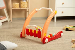 Toyz 2W1 CHODZIK Z MATĄ MUZYCZNĄ PINK 10