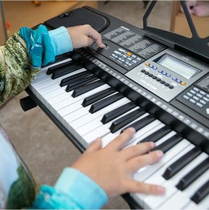 MK MK 2106 keyboard pianino 61 klawiszy z mikrofonem 7