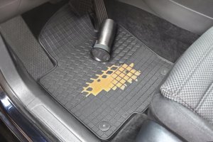 GeyerHosaja Dywaniki gumowe do Chevrolet Captiva 2