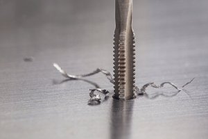 ARTPOL GWINTOWNIK M   10x1,00mm /1szt. 11