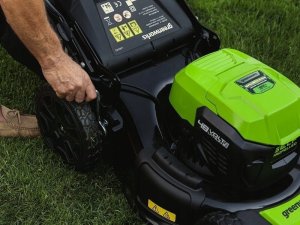 Kosiarka akumulatorowa Greenworks 2x24V z napędem 46cm G24X2LM46SPK4X zestaw ładowarka dual + 2 akumulator 4Ah 2