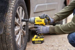 Klucz udarowy Stanley SFMCF940M1 18 V 1/2" 8