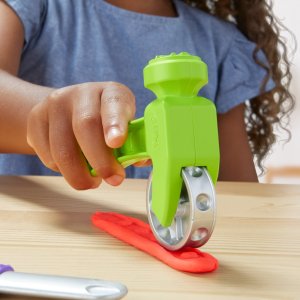 Play-Doh PLAY-DOH playset Stamp n saw tool bench 11